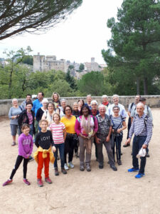 Les marcheurs devant Clisson