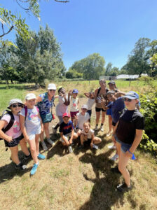 Une “tribu” sur le camp